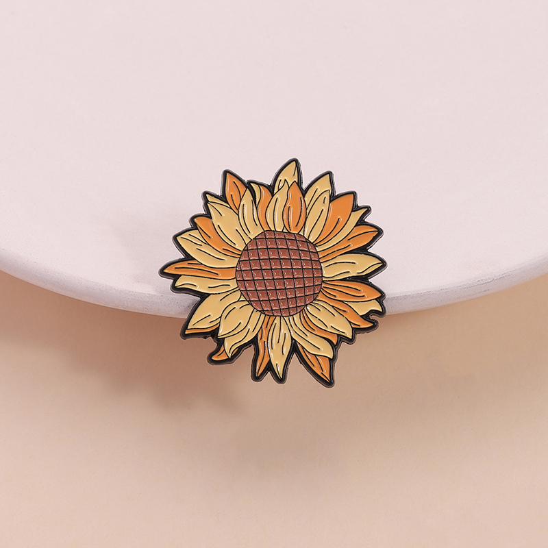 Dziwne emaliowane przypinki z  – Flower Frog Pin recenzja i cena